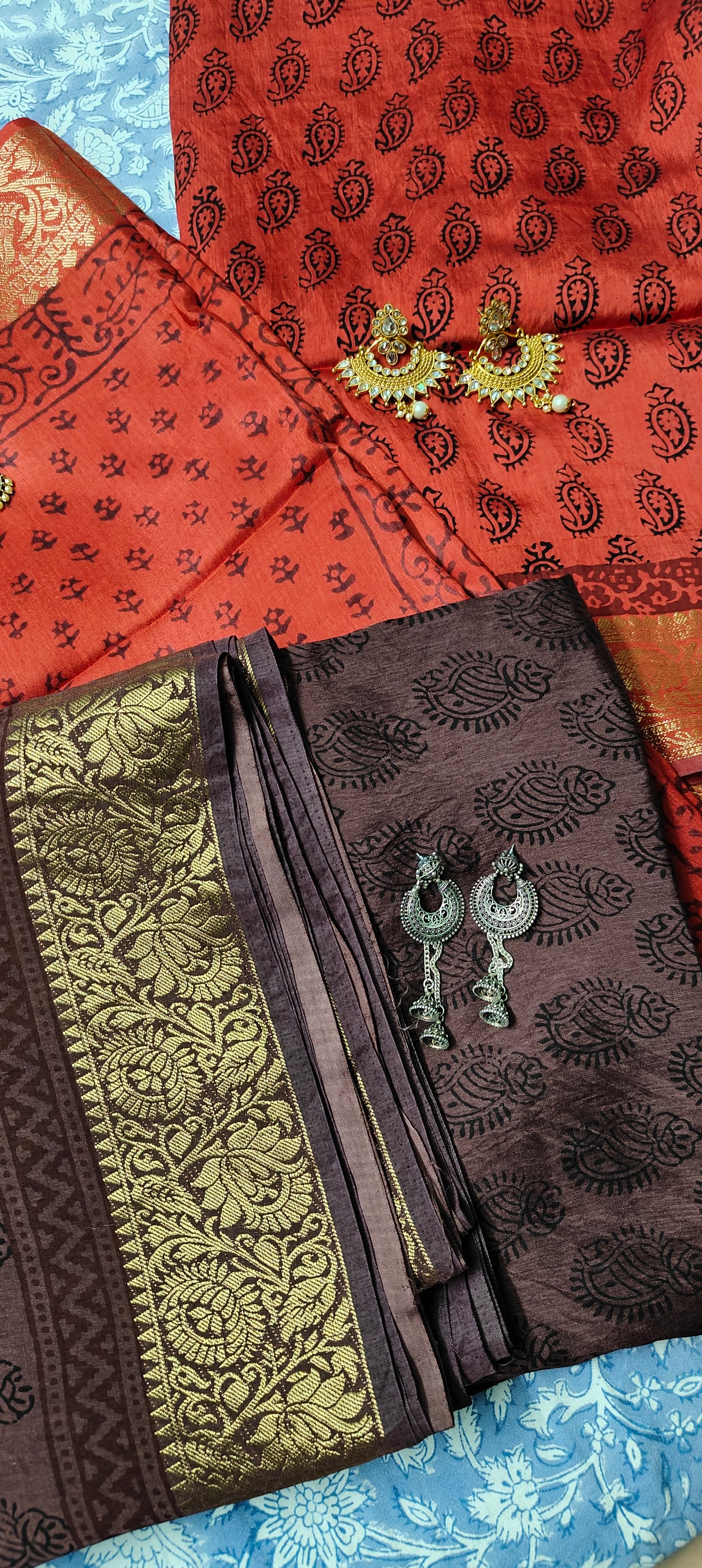 Bagh Print Dola Silk Saree (Scarlet)