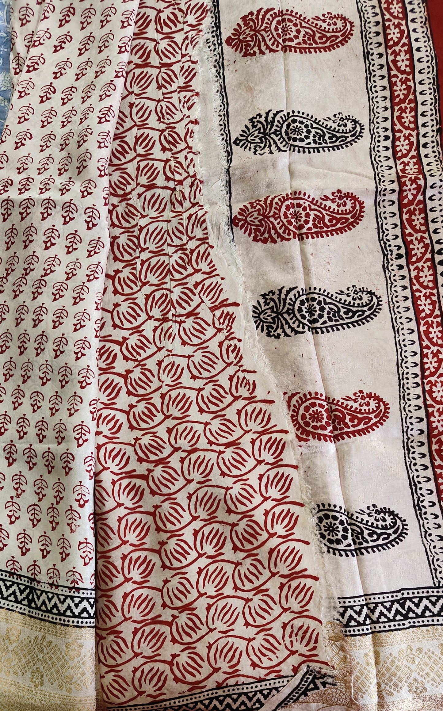 Bagh Print Dola Silk Saree (Off White)