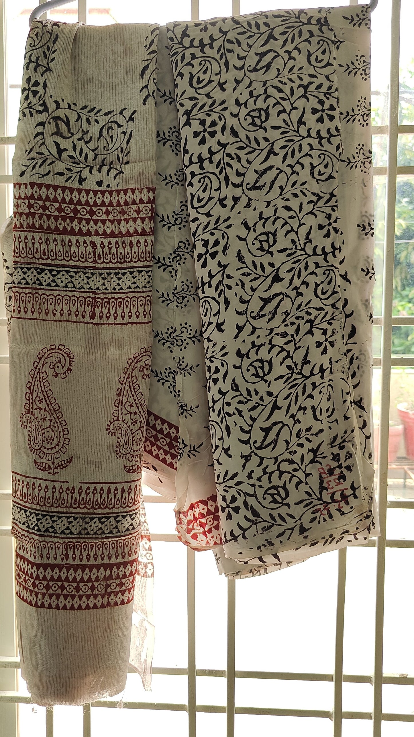 Bag Print Suit material with Chiffon Duppatta (Off White)