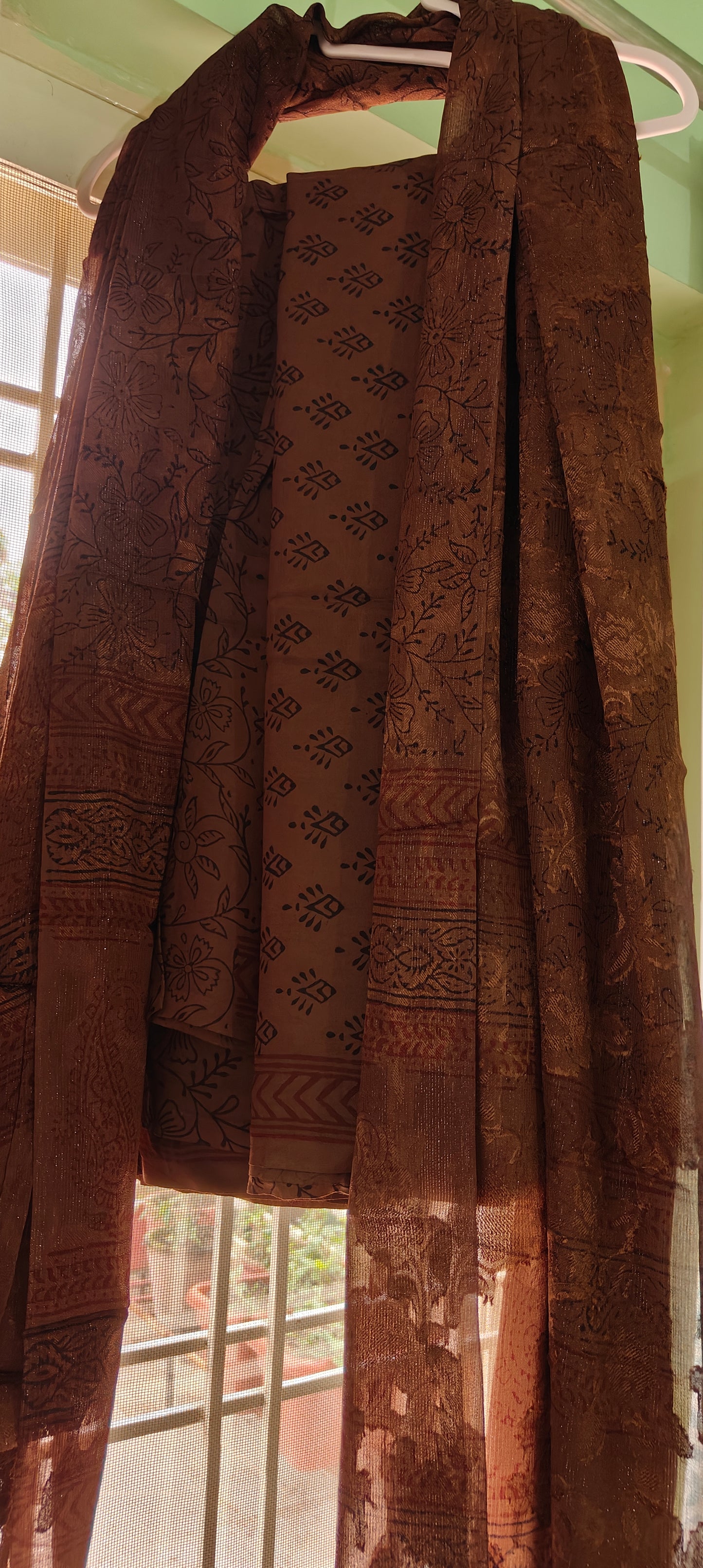 Bag Print Suit material with Chiffon Duppatta (Bronze)