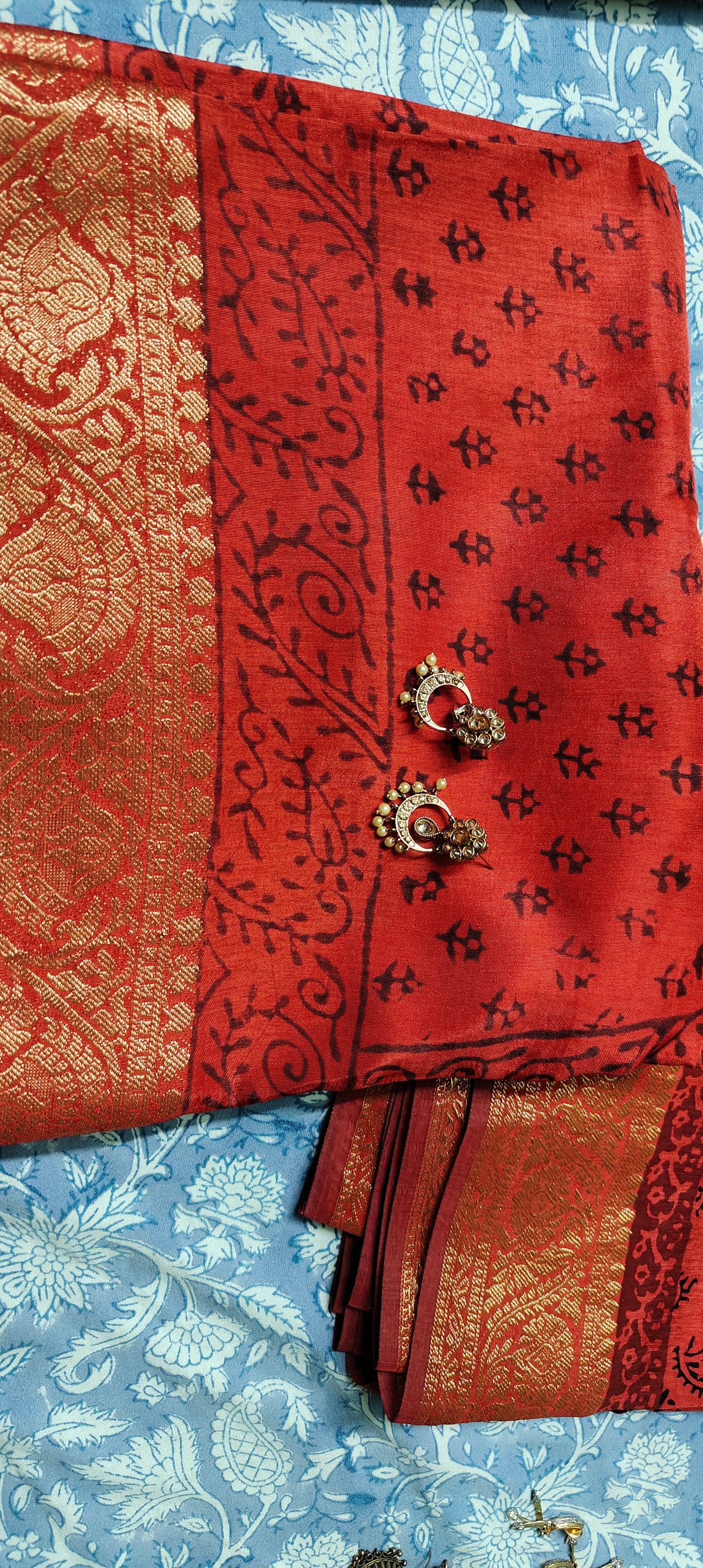 Bagh Print Dola Silk Saree (Scarlet)
