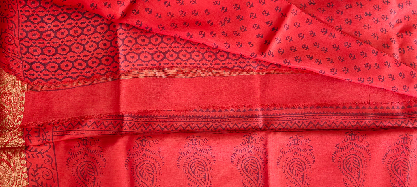 Bagh Print Dola Silk Saree (Scarlet)