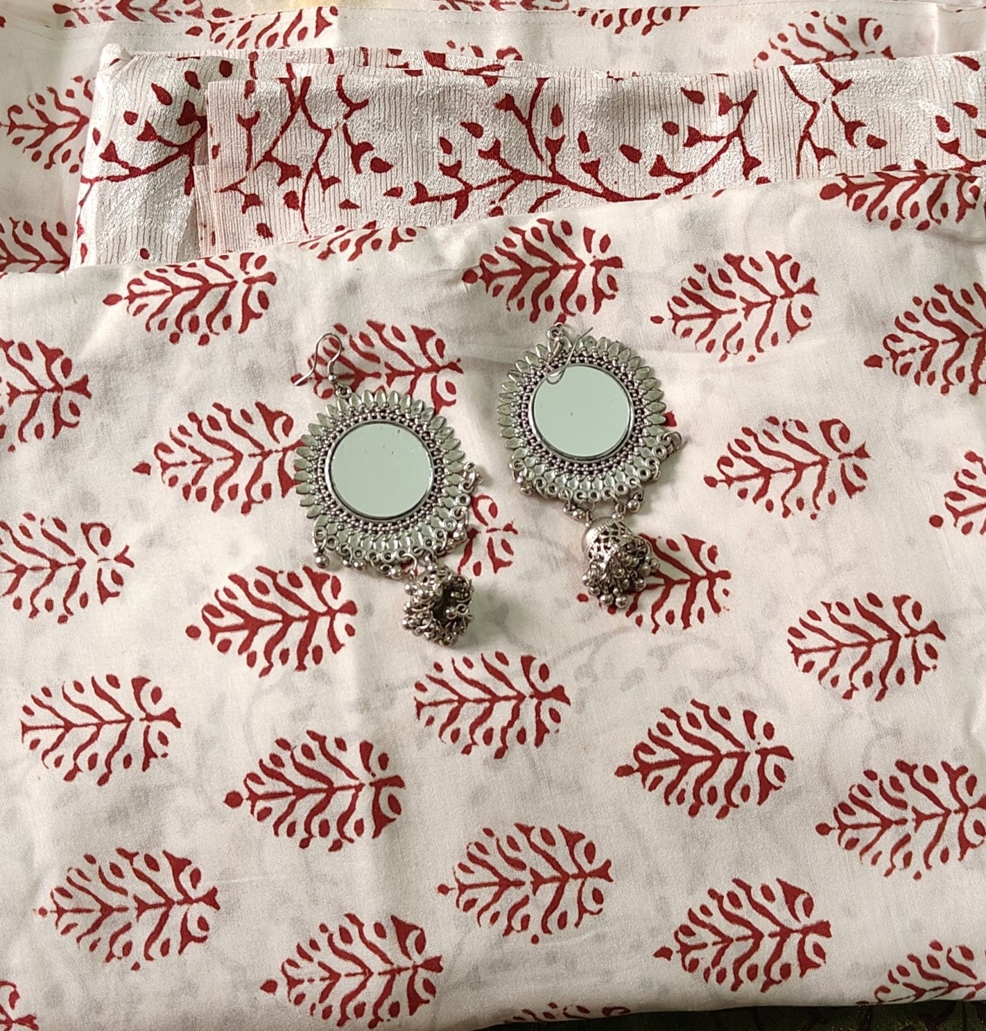 Bag Print Suit material with Chiffon Duppatta (White with Maroon)