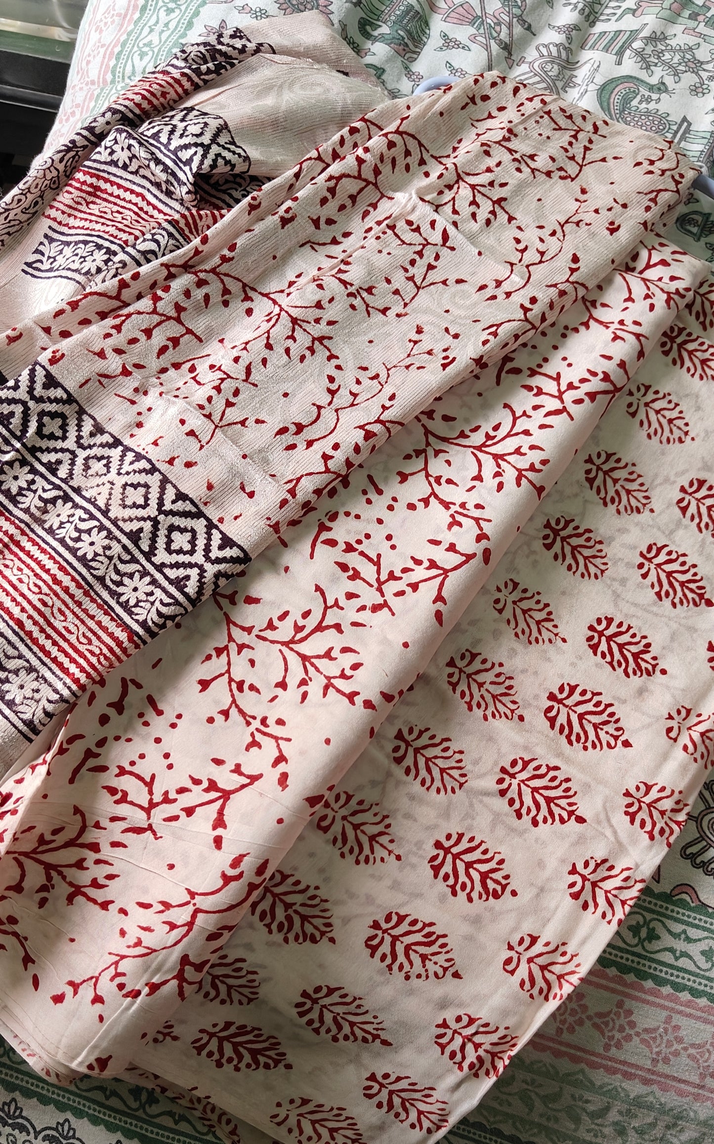 Bag Print Suit material with Chiffon Duppatta (White with Maroon)