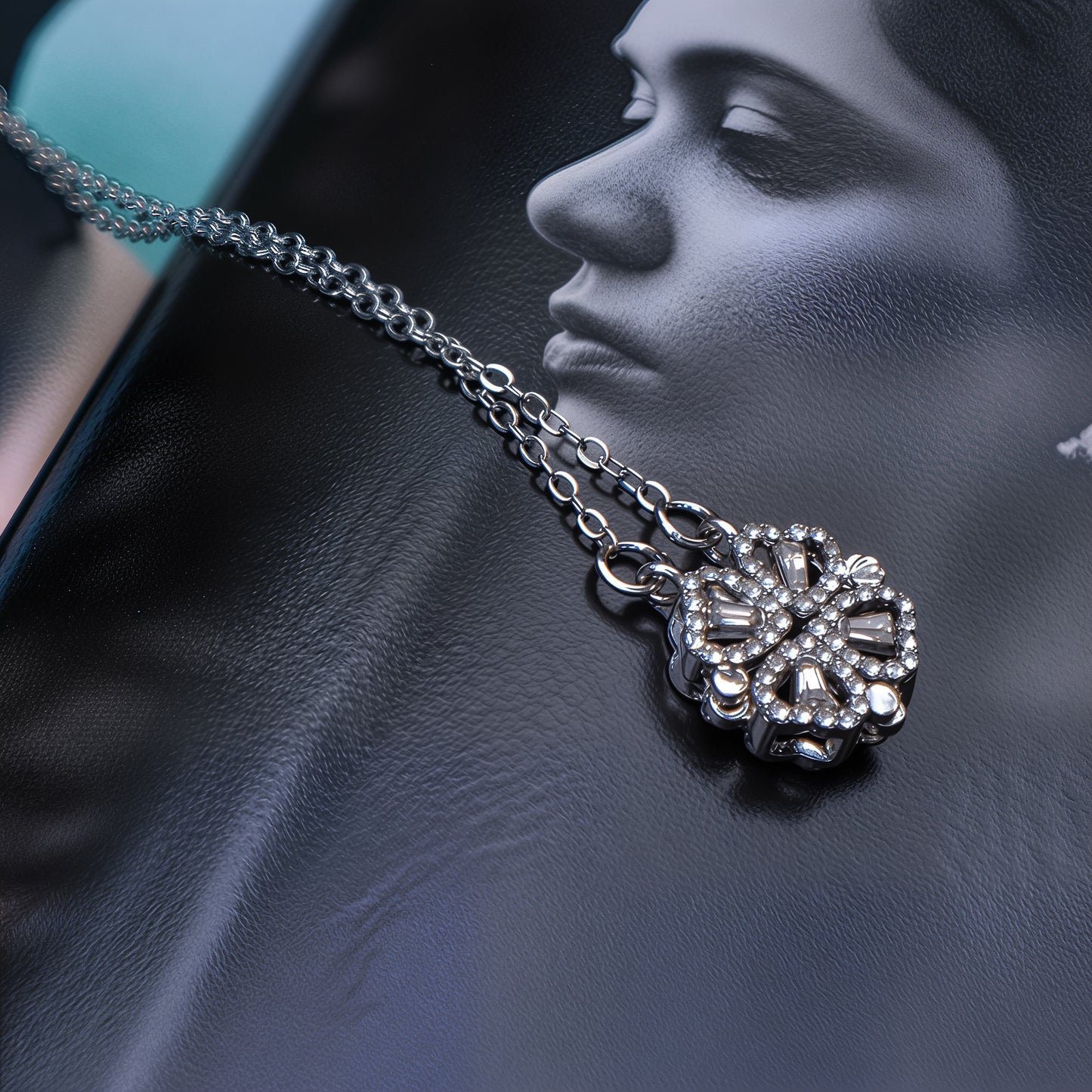 Magnetic Flower Shape Necklace